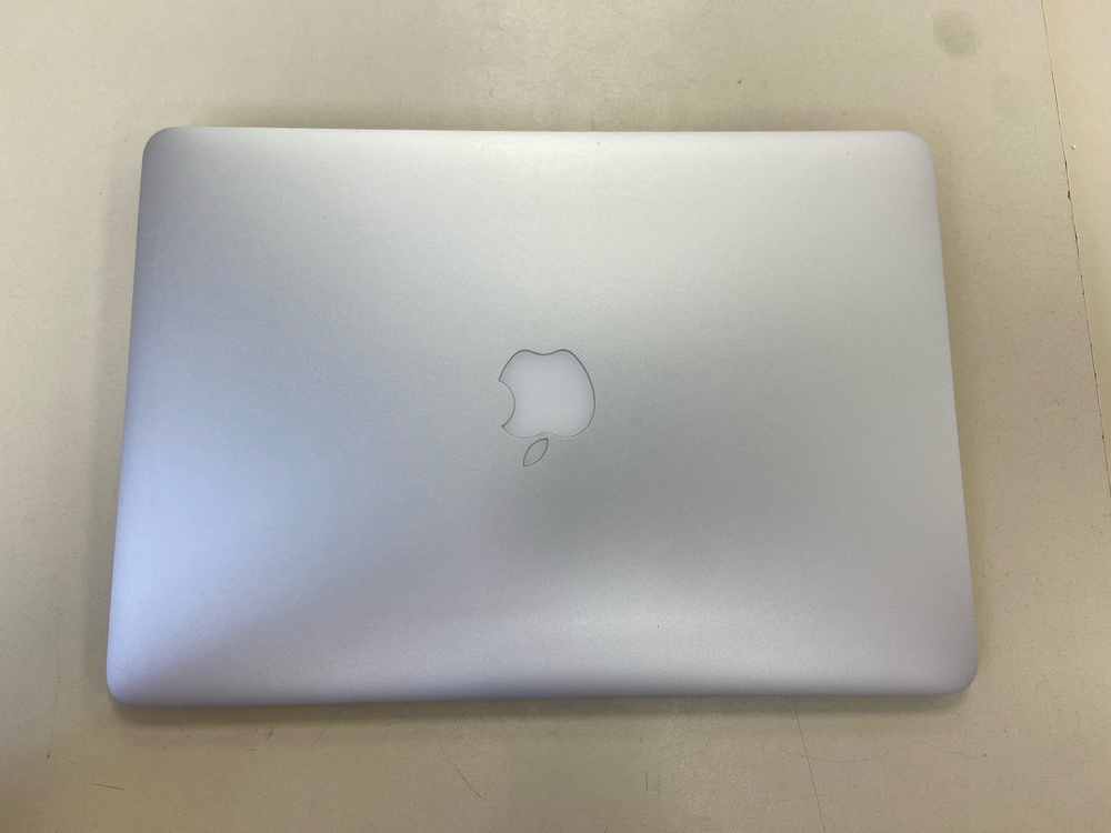 Ноутбук Apple MacBook Air 2017 A1466; Core i5, HD Graphics 6000 1536 МБ, 8 Гб, 128 Гб, Нет