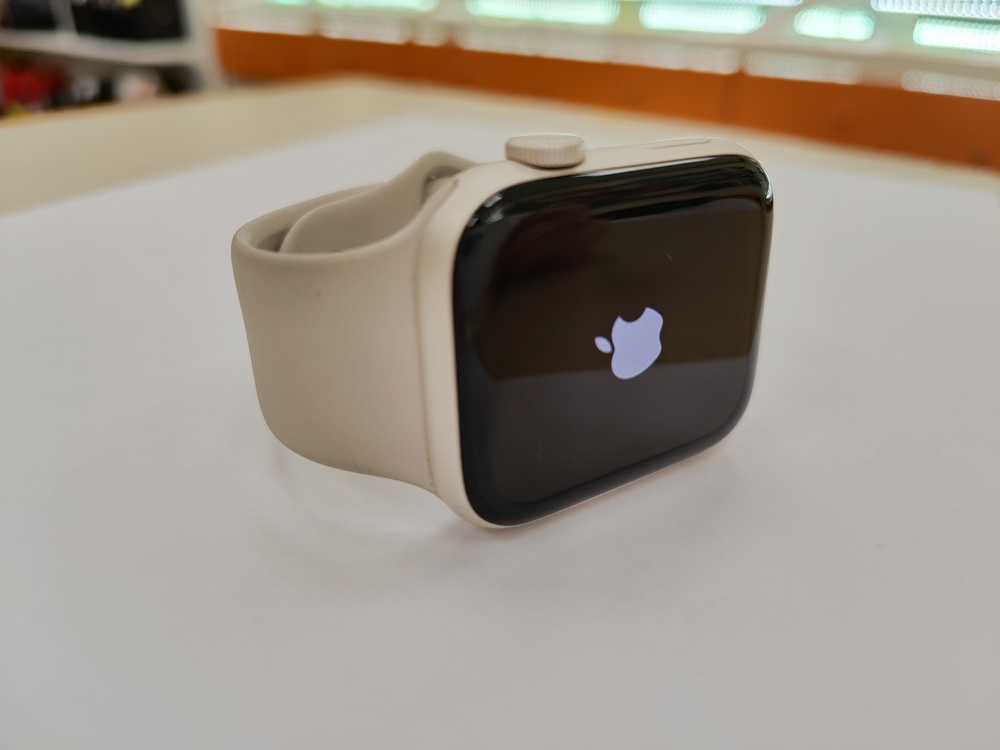 Смарт-часы Apple Watch SE 2022 44mm