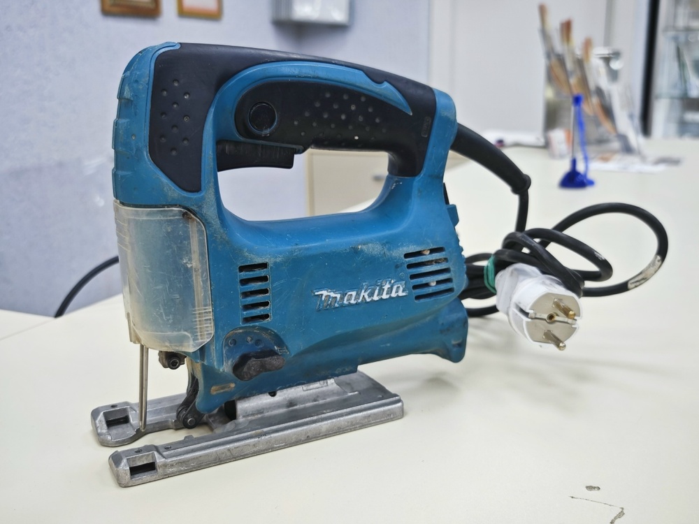 Лобзик Makita 4329