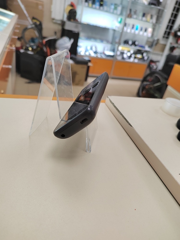 Мобильный телефон Nokia 100