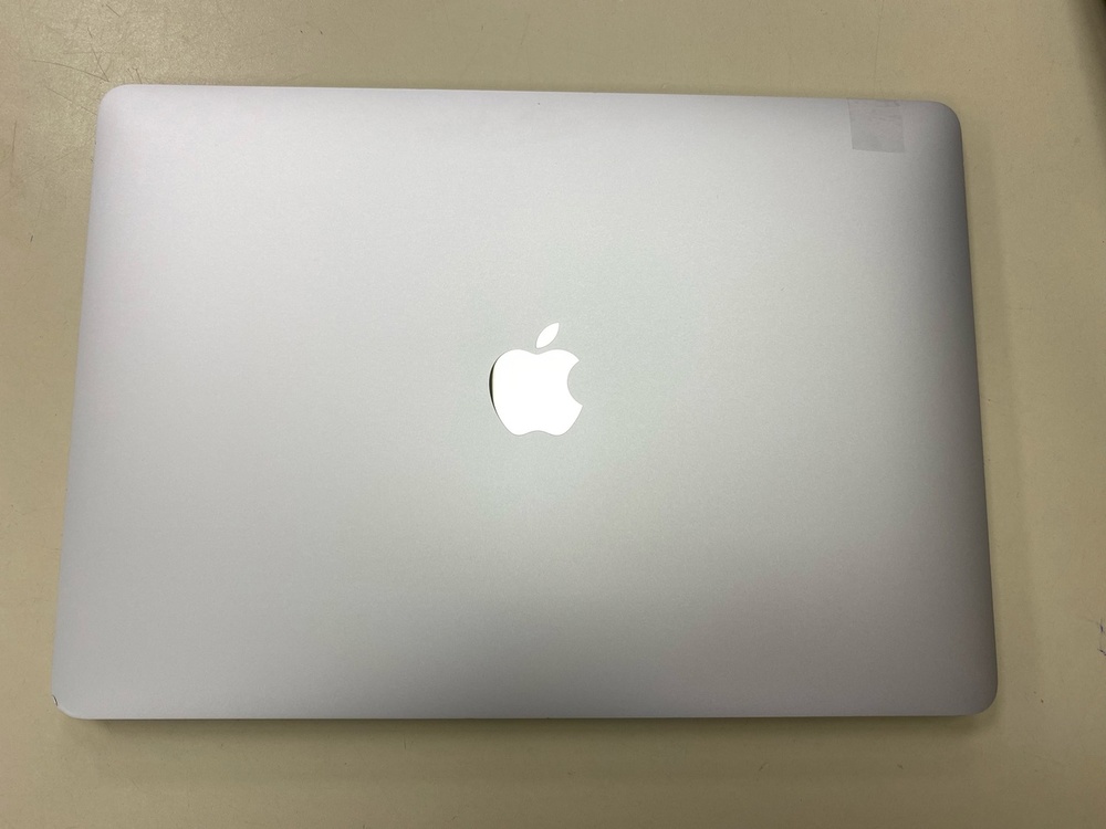 Ноутбук Apple Macbook M1 2337; Apple M1, HD Graphics, 8 Гб, 256 Гб, Нет