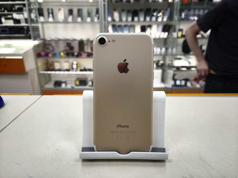 Смартфон Apple iPhone 7 128Gb