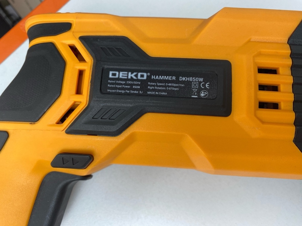 Перфоратор Deko DKH850W