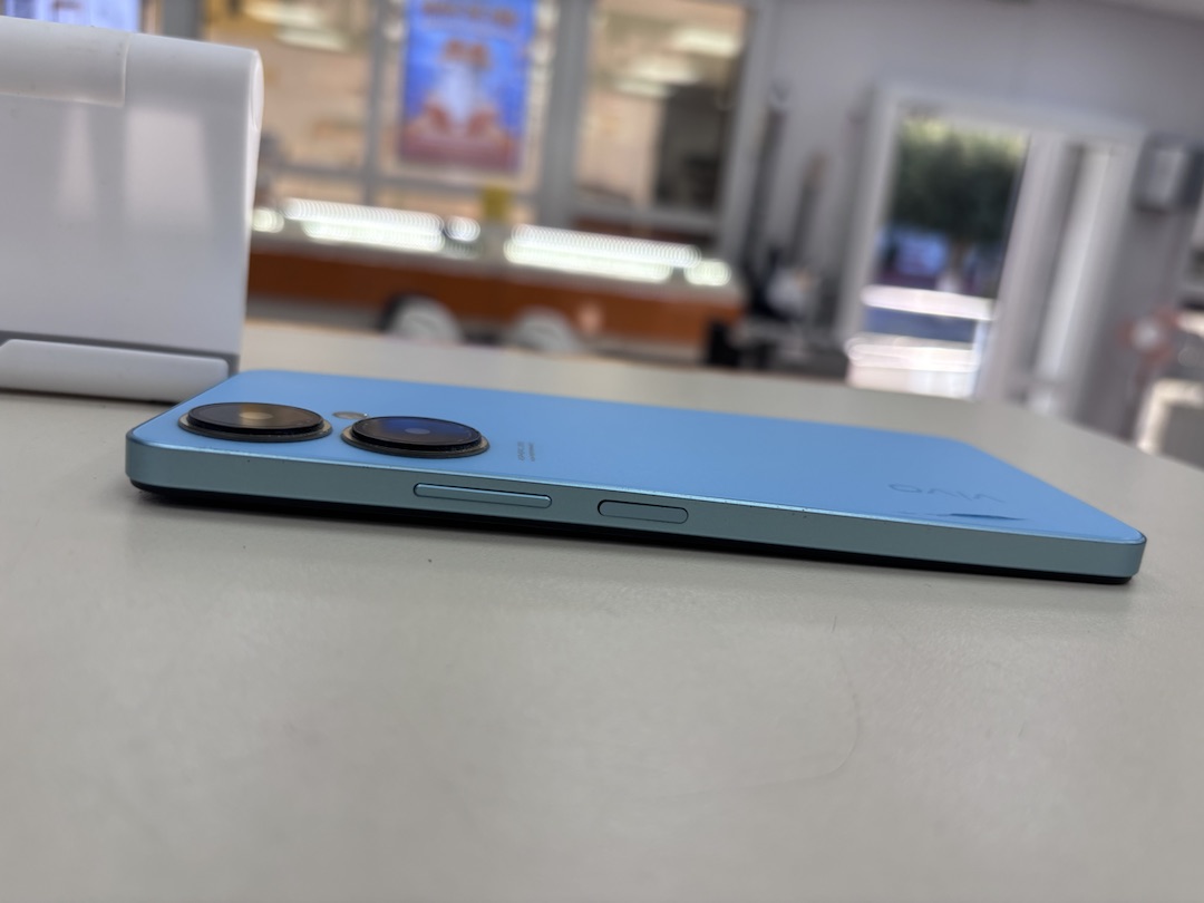 Смартфон Vivo Y27 6/128