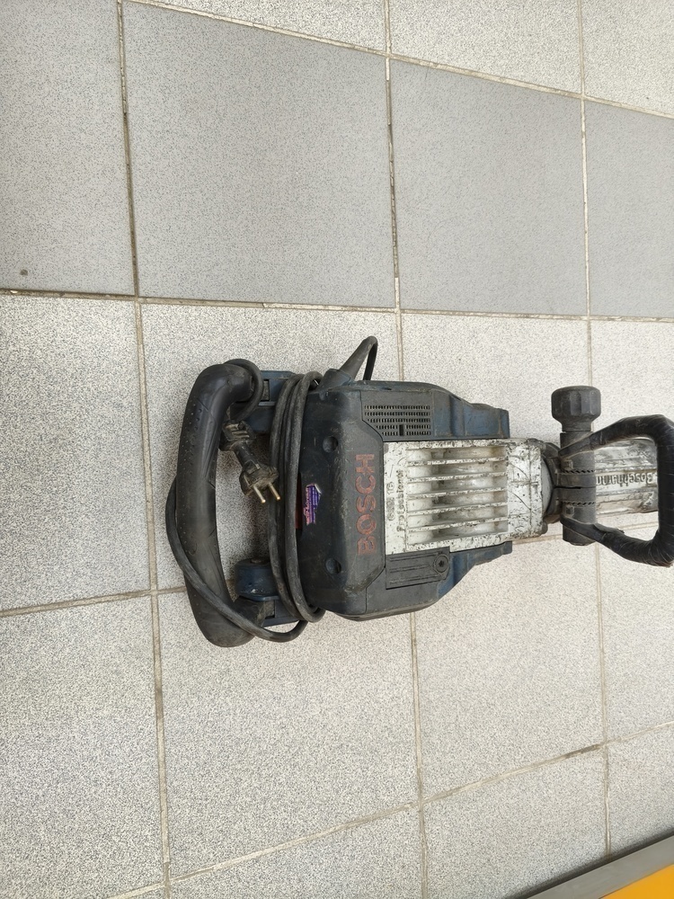 Отбойный молоток Bosch GSH 16-30