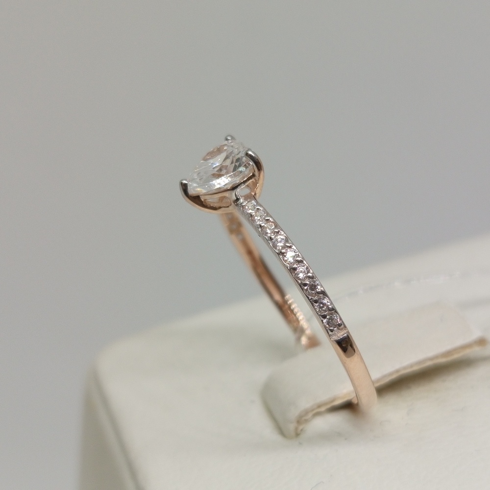 КОЛЬЦО С КАМНЯМИ (Au 585)