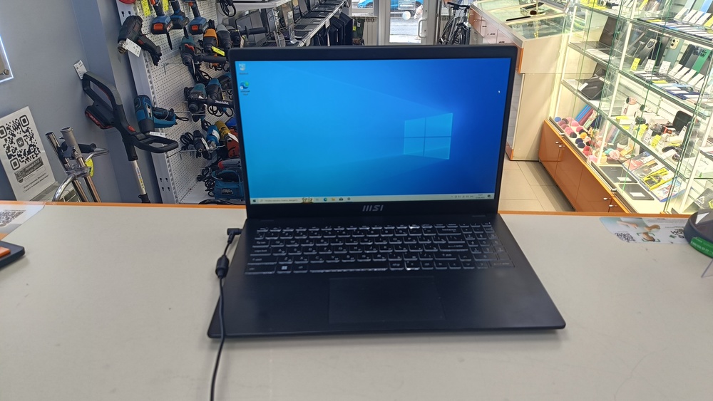 Ноутбук MSI Ноутбук MSI; Core i3-1215U, HD Graphics, 8 Гб, 500 Гб, Нет