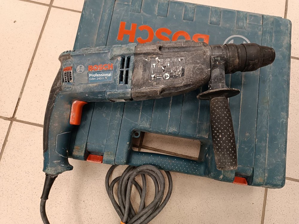 Перфоратор Bosch GBH 240 F;