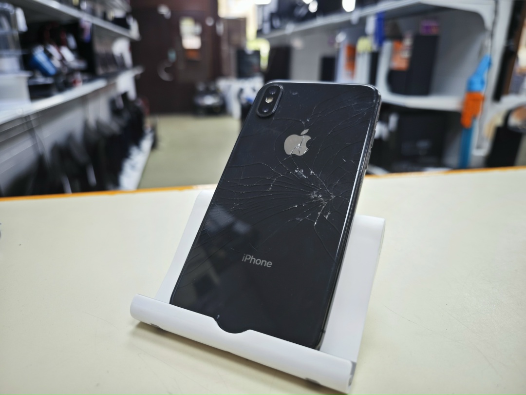 Смартфон Apple iPhone X 64Gb