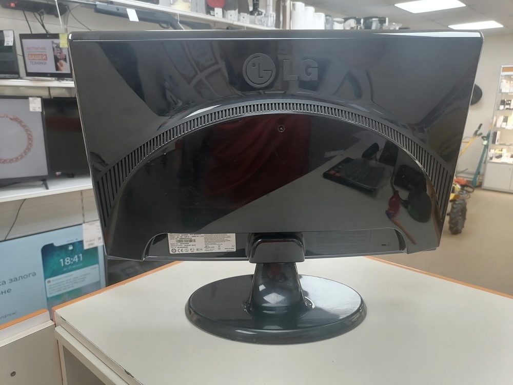 Монитор LG W2253