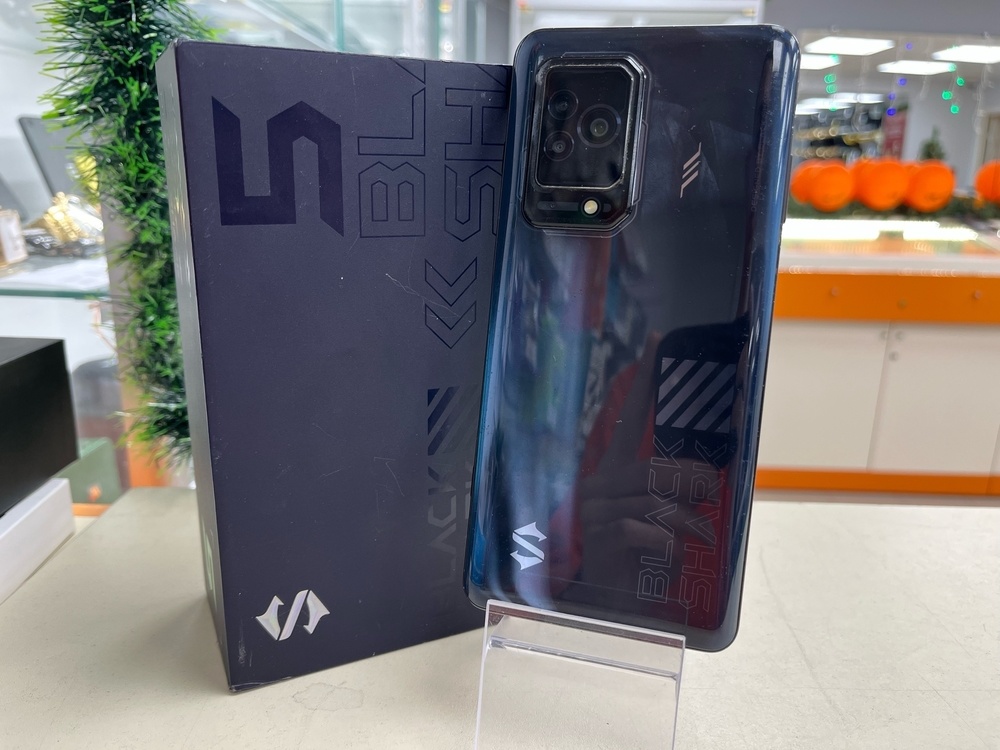 Смартфон Xiaomi Black Shark 5 12/256