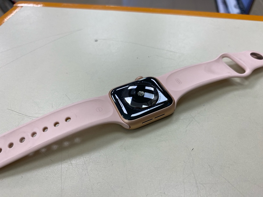 Смарт-часы Apple Watch Series 4 44 мм