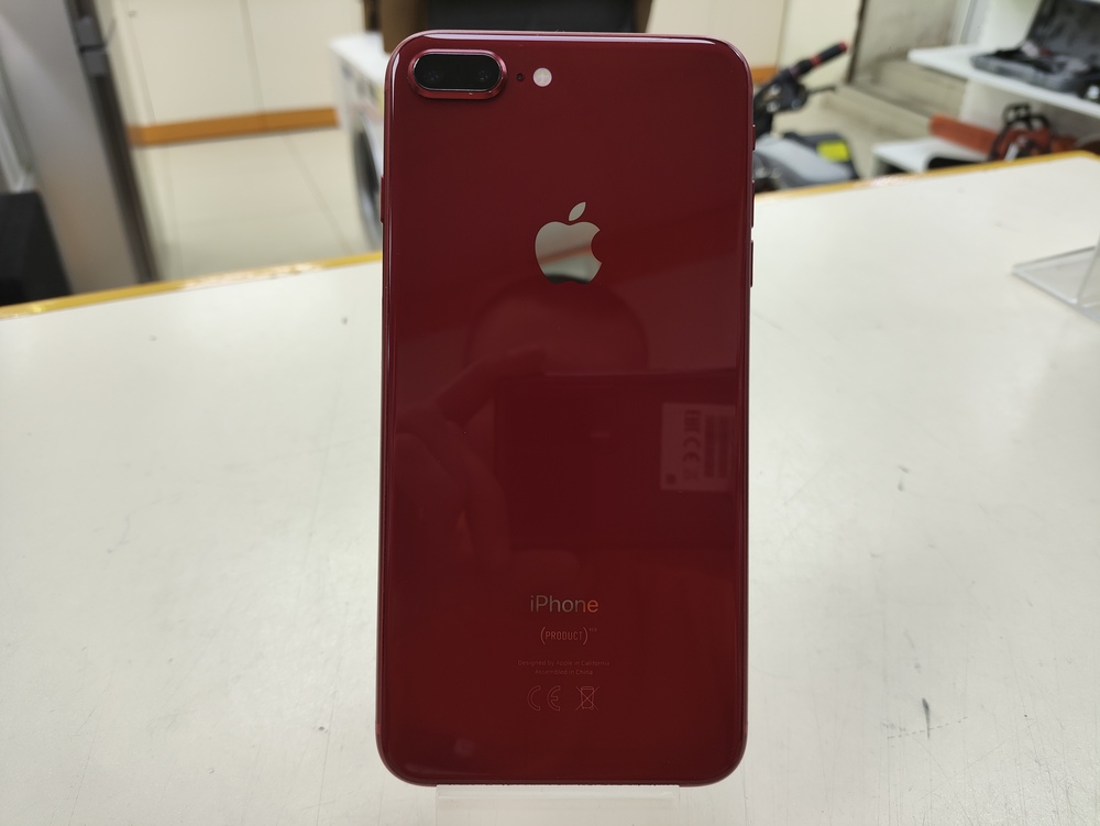 Смартфон Apple iPhone 8 Plus 64Gb