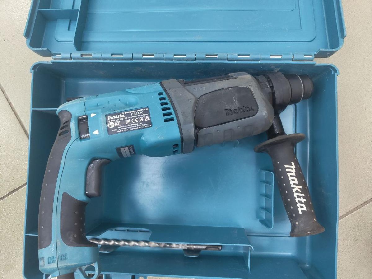 Перфоратор Makita HR2470