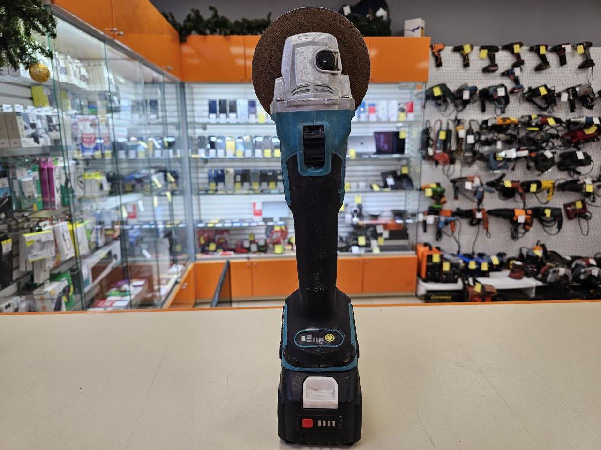 Угловая шлифмашина Makita DGA404