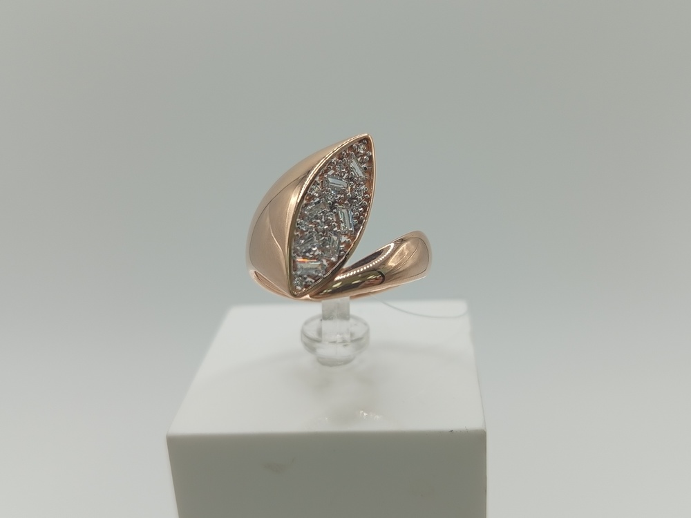 КОЛЬЦО С КАМНЯМИ (Au 585)