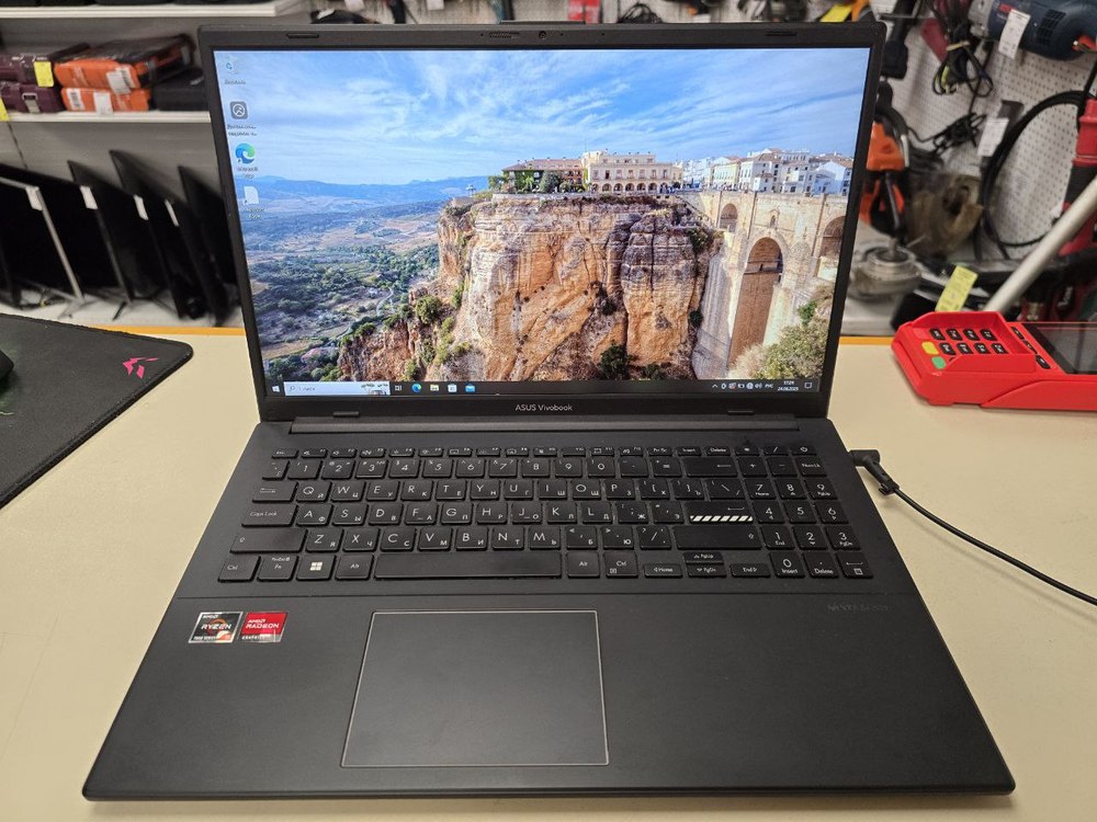 Ноутбук ASUS Vivobook; Ryzen 5 7520U, Radeon Graphics, 8 Гб, 500 Гб, Нет