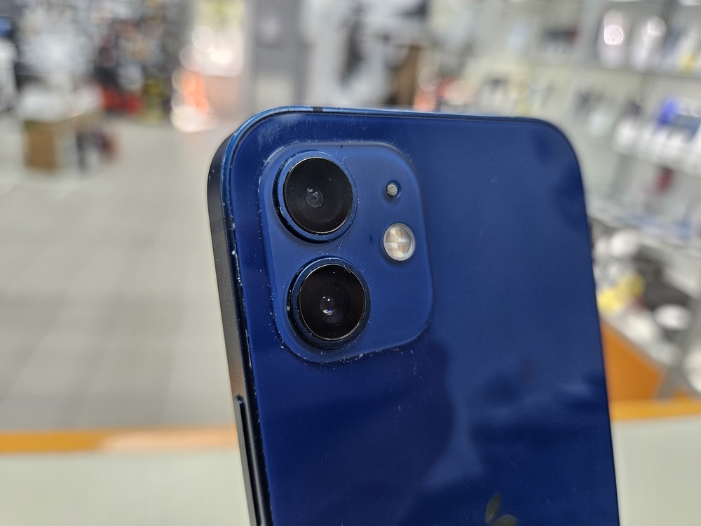 Смартфон Apple iPhone 12 64Gb