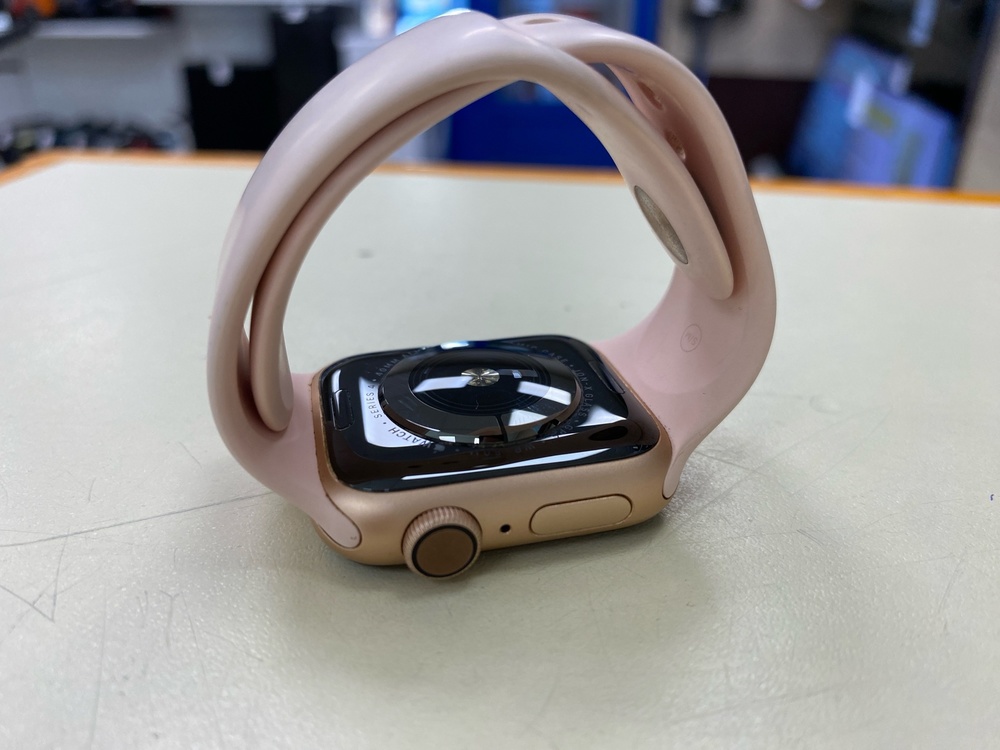 Смарт-часы Apple Watch Series 4 44 мм