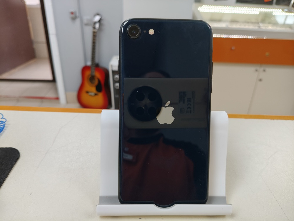 Смартфон Apple Iphone SE 2022 64GB