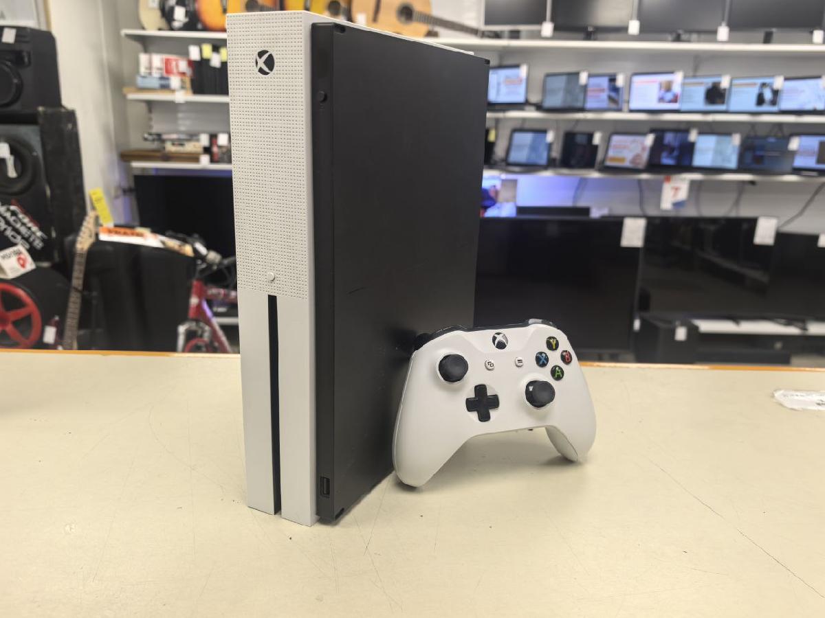 Игровая приставка Xbox One S 1TB