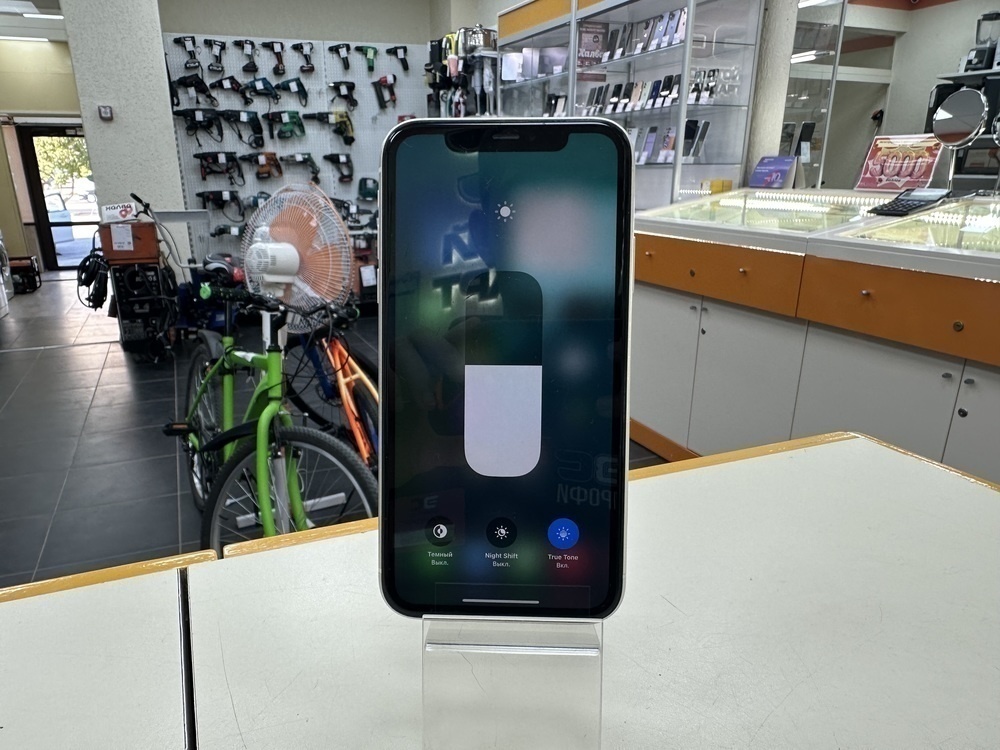 Смартфон Apple iPhone 11 64Gb