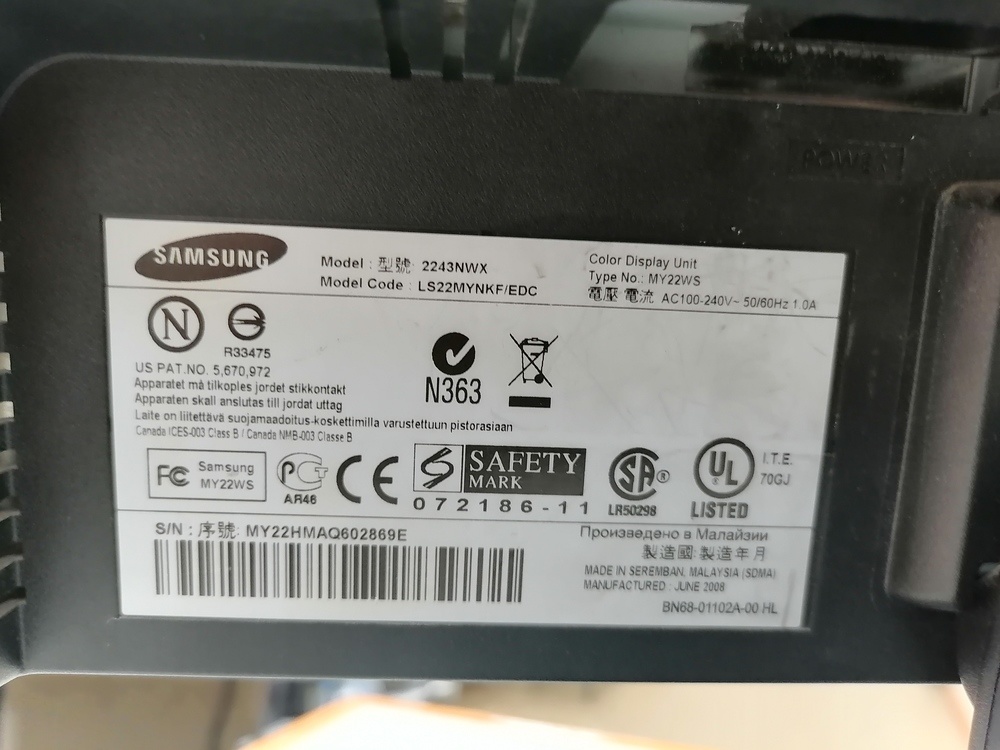 Монитор Samsung SyncMaster 2243