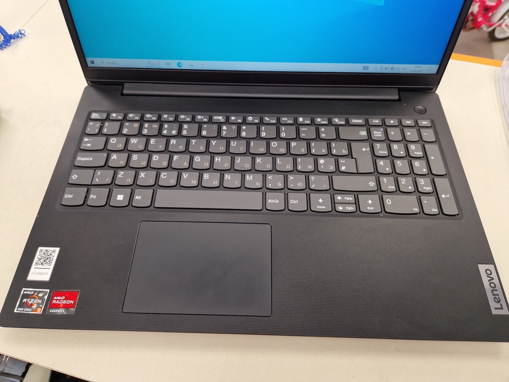 Ноутбук Lenovo v15j2alc; Ryzen 5-5500U, Radeon Graphics, 8 Гб, 256 Гб, Нет