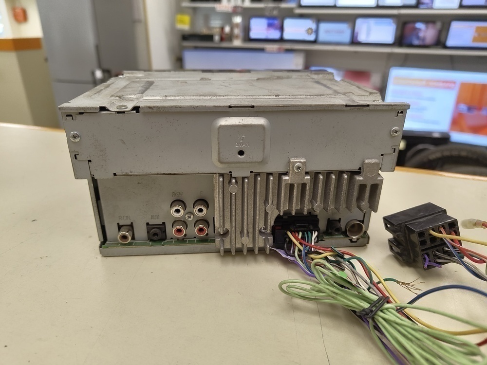 Автомагнитола Pioneer DMH-G221BT