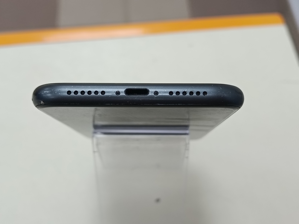 Смартфон Apple iPhone 11 64Gb