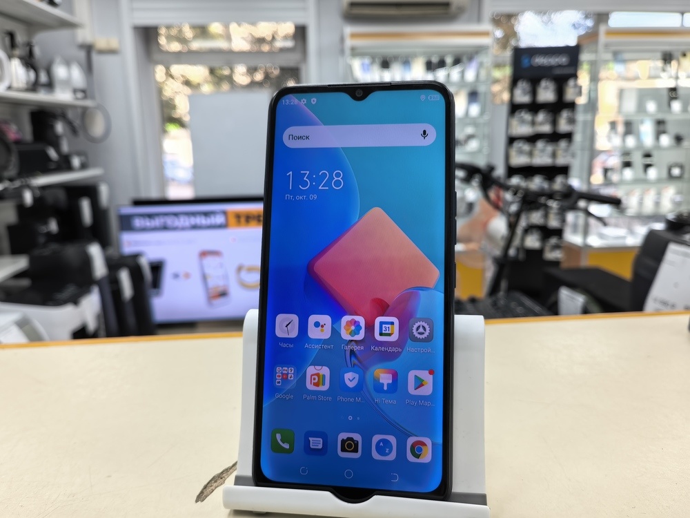 Смартфон Tecno Spark 8C 4/64