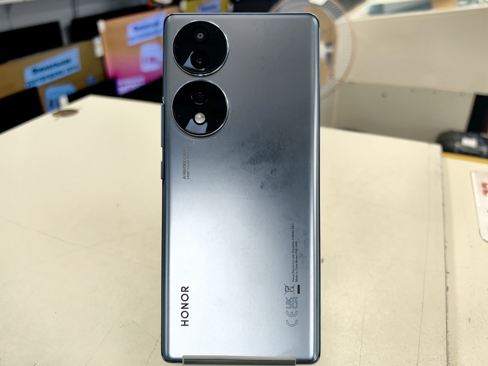 Смартфон Honor 70 8/128