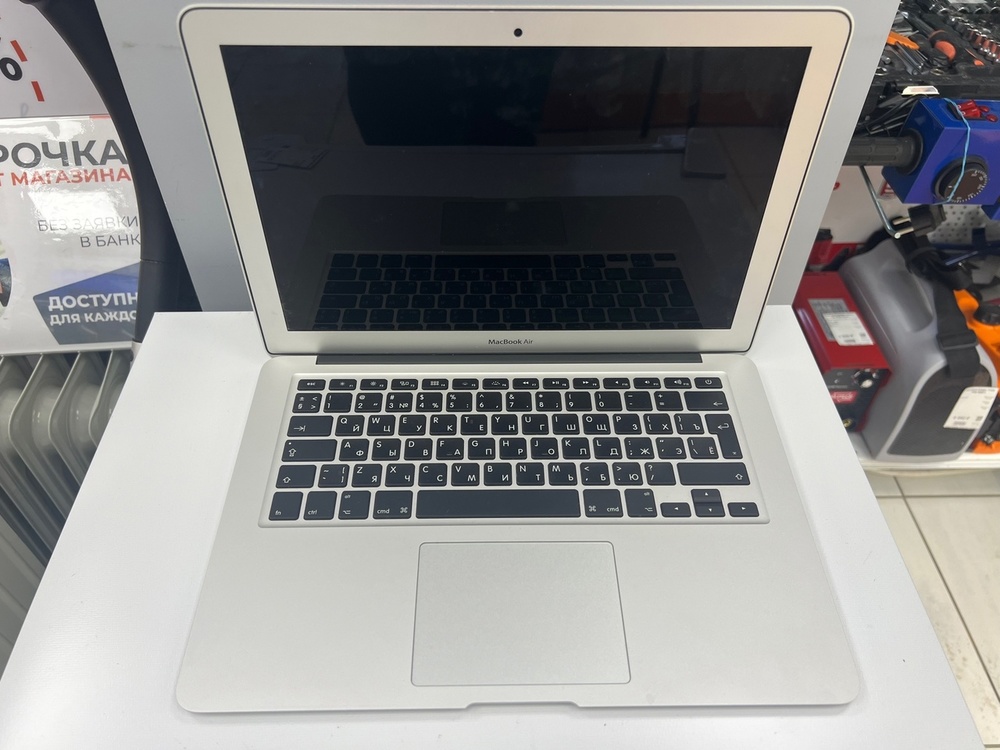 Ноутбук APPLE Macbook AIR 13;