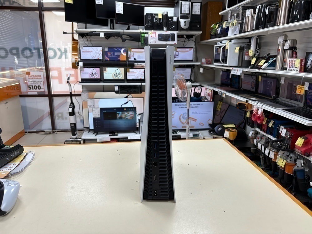 Игровая приставка PlayStation 5 825Gb (С дисководом)