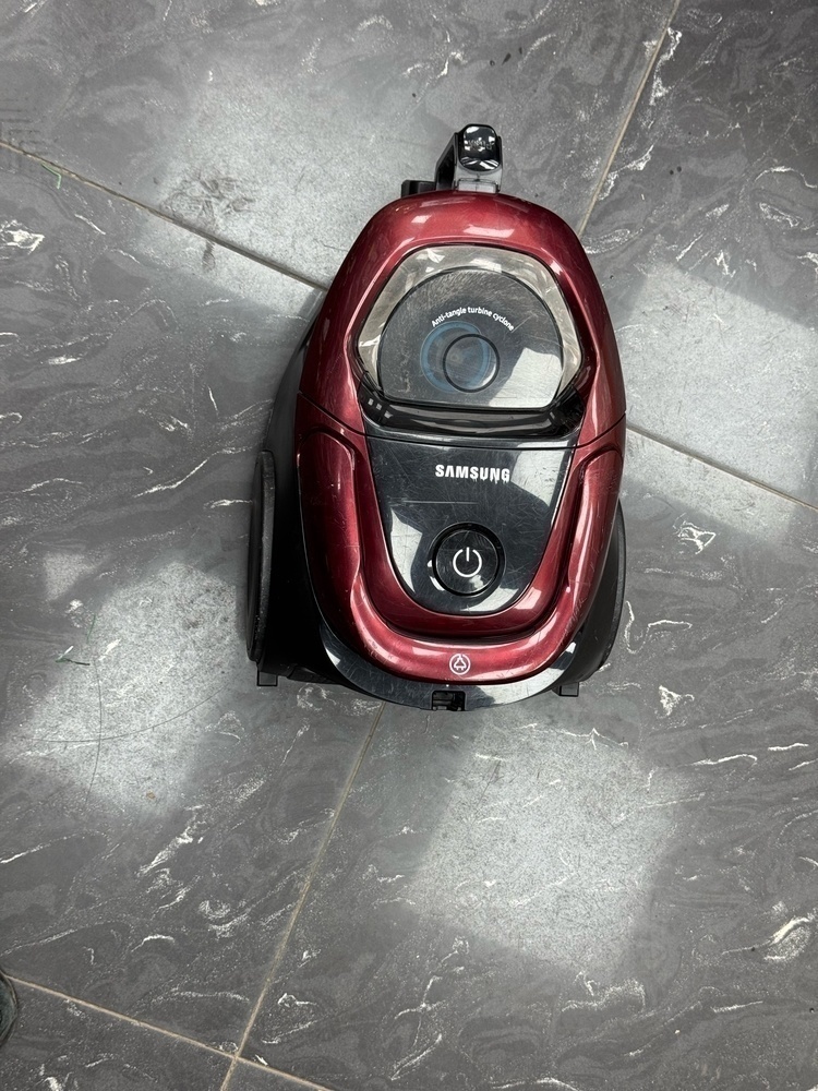 Пылесос Samsung SC18M31B0HN