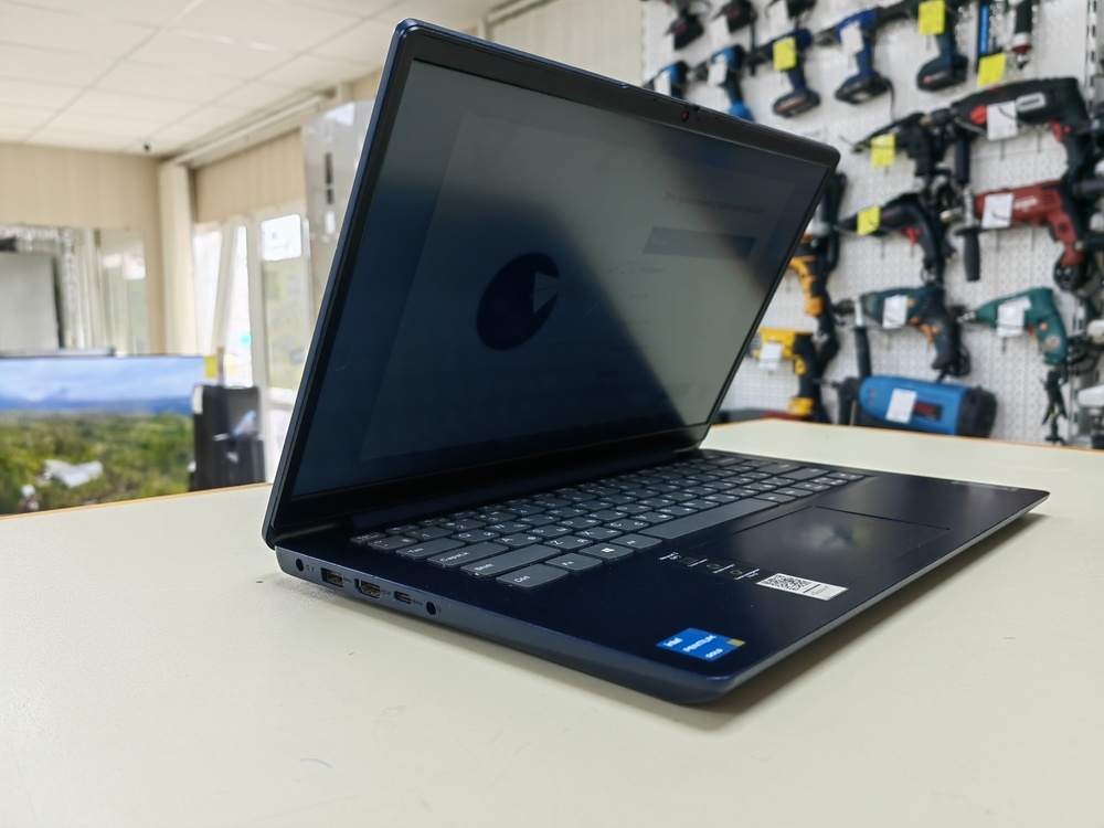 Ноутбук Lenovo; Pentium Gold 7505, Intel UHD Graphics, 8 Гб, 256 Гб, Нет