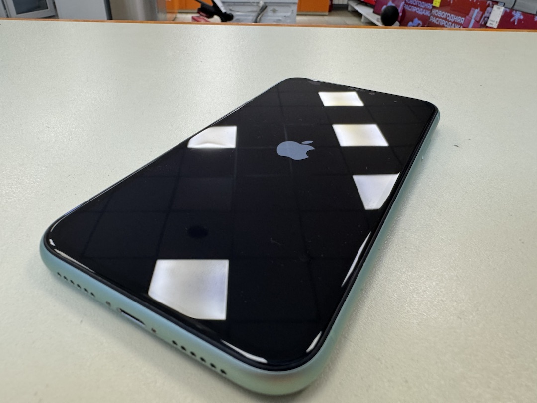 Смартфон Apple iPhone 11 64Gb