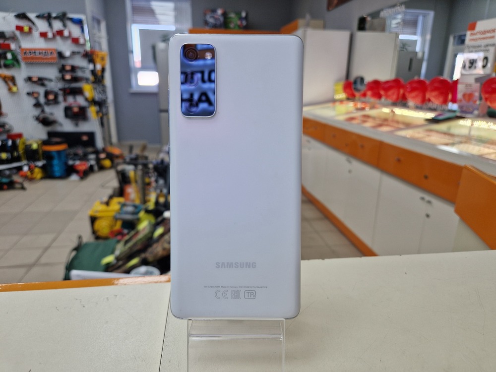 Смартфон Samsung Galaxy S20 FE 6/128