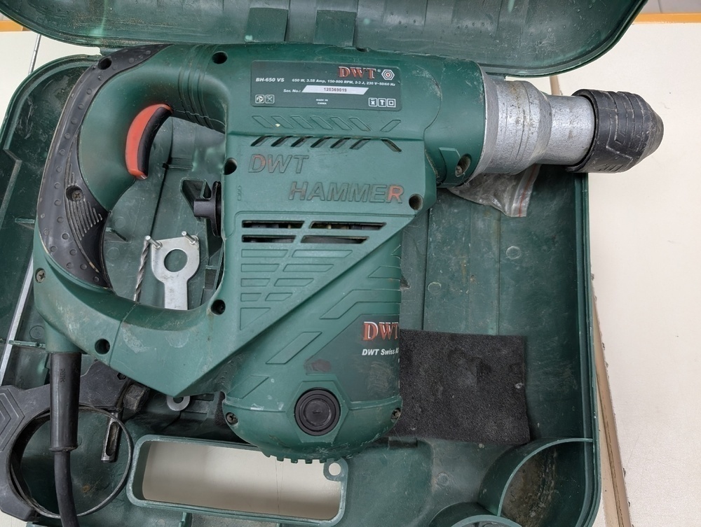Перфоратор DWT BH-650
