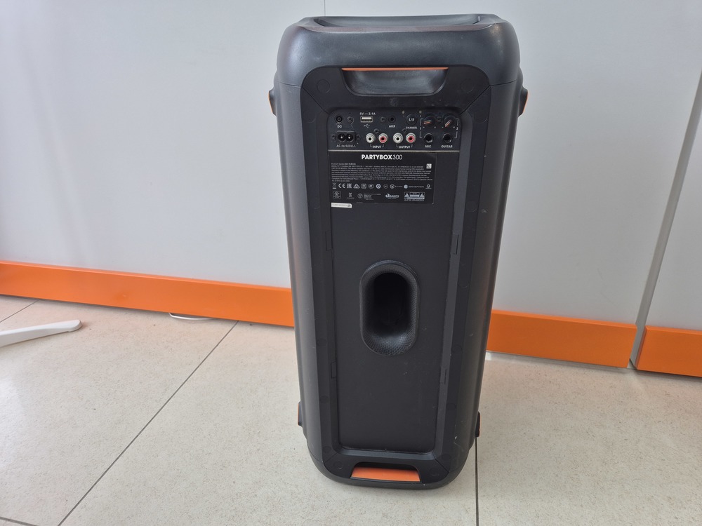 Портативная акустика JBL PARTYBOX 300