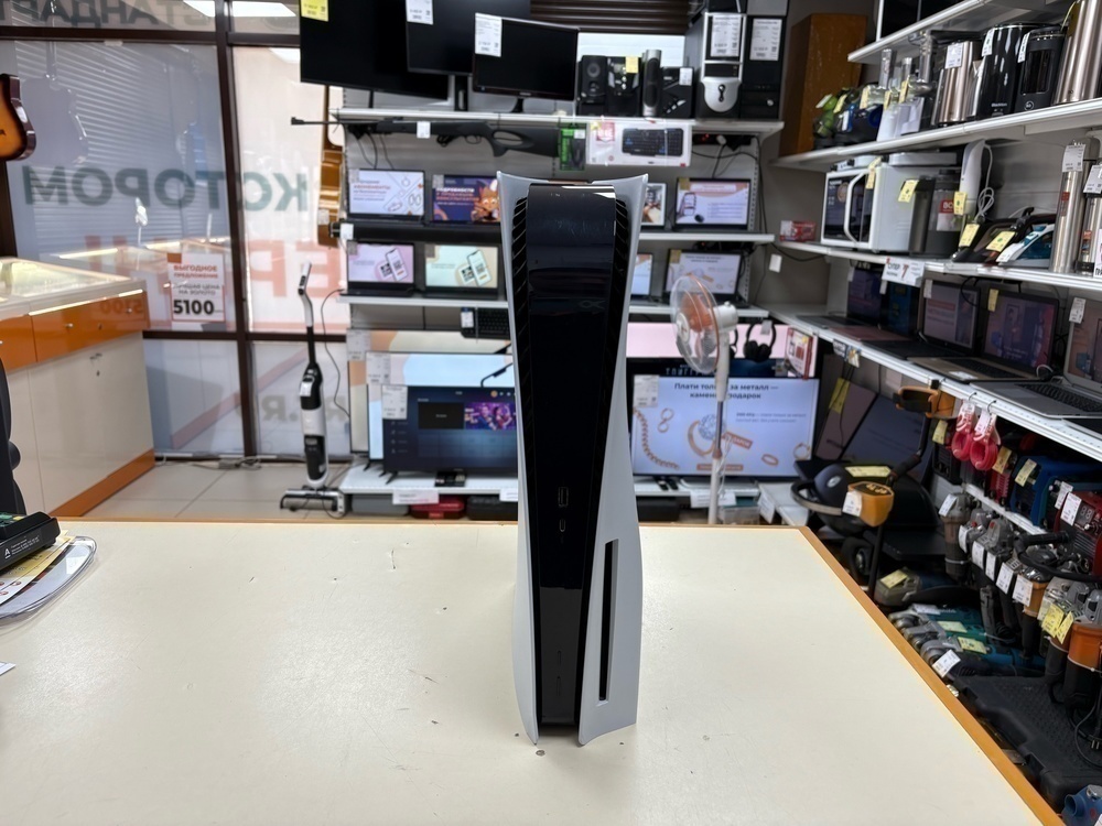 Игровая приставка PlayStation 5 825Gb (С дисководом)