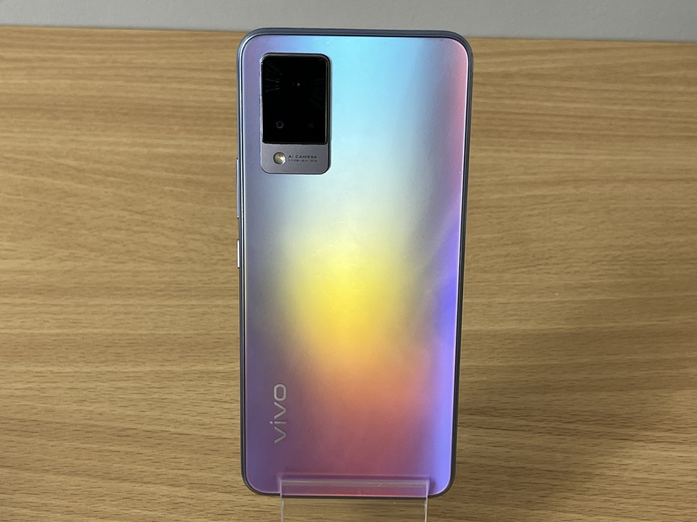 Смартфон Vivo V21 8/256