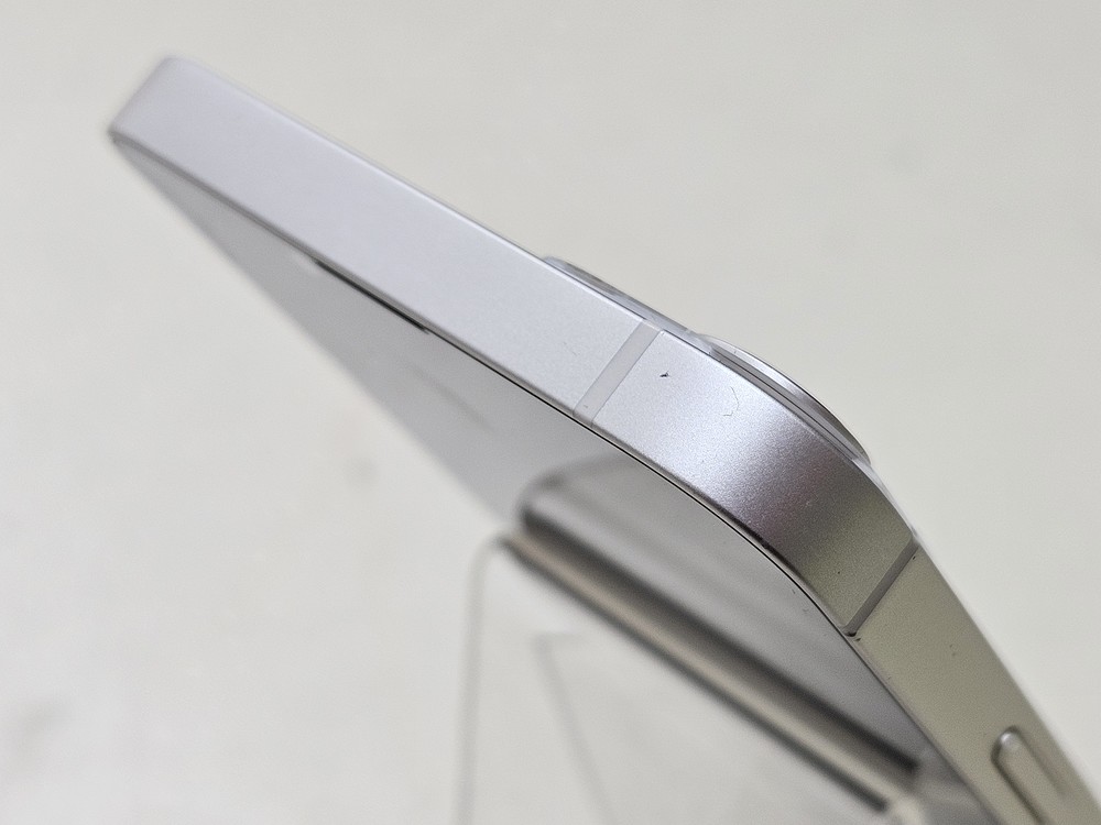 Смартфон Apple iPhone 13 128Gb