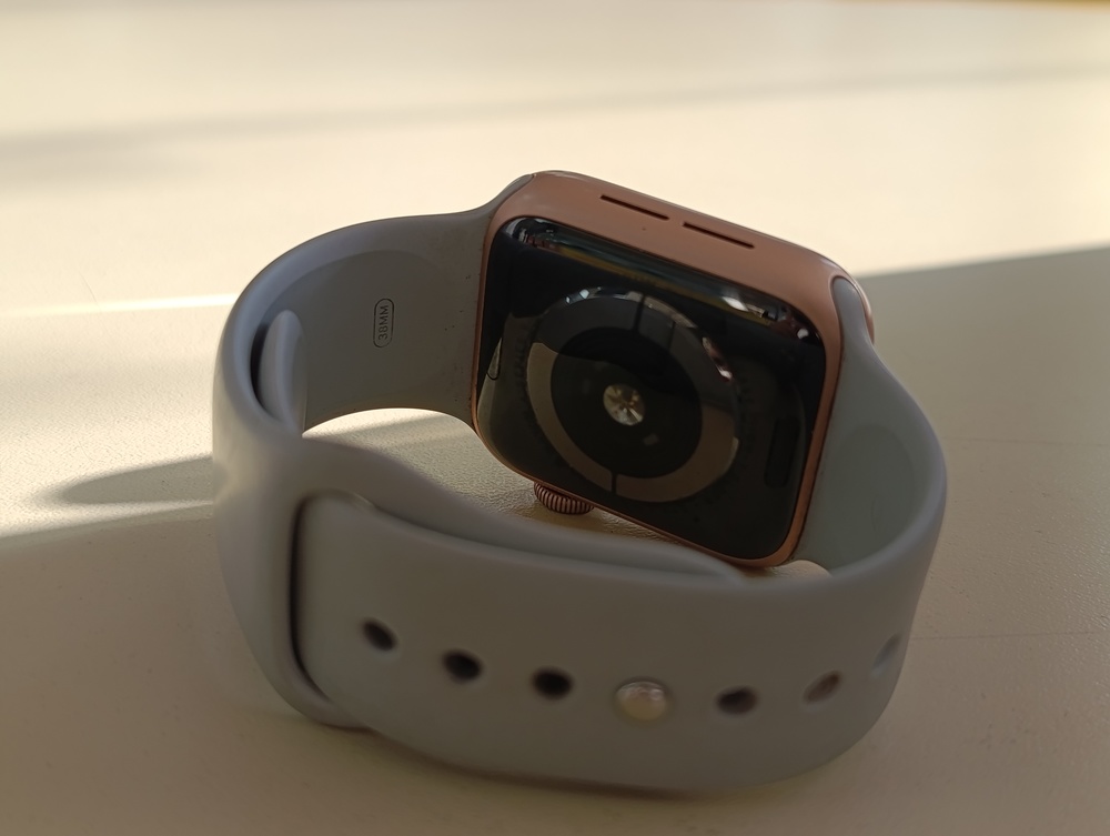 Смарт-часы Apple Watch Series 5 40 мм