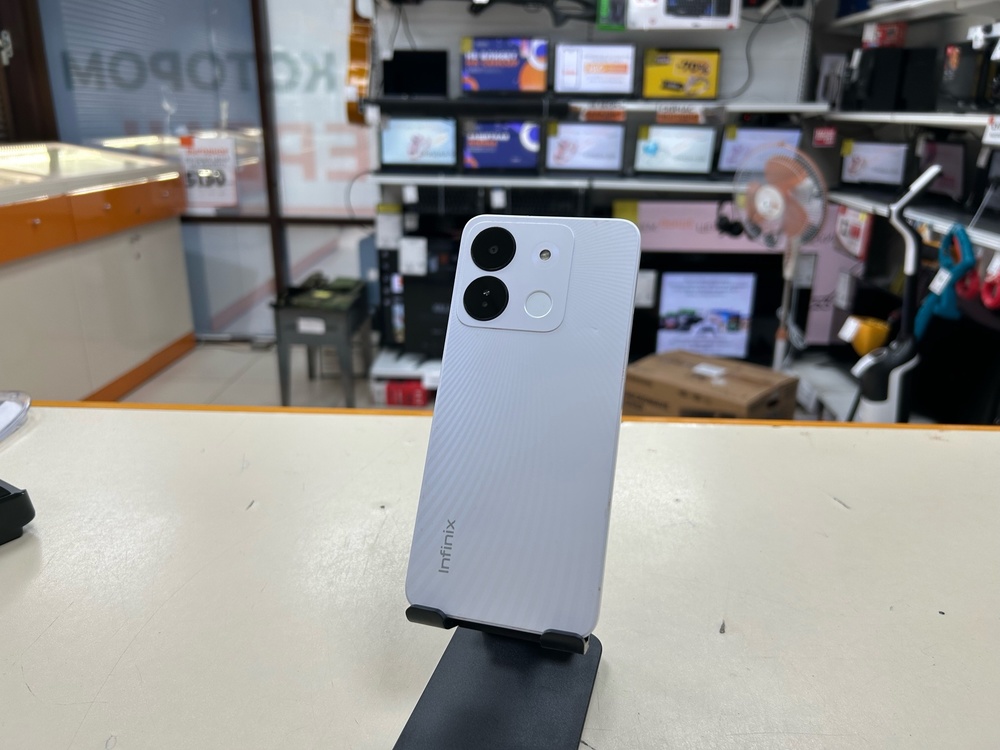 Смартфон Infinix Smart 7 HD 2/64