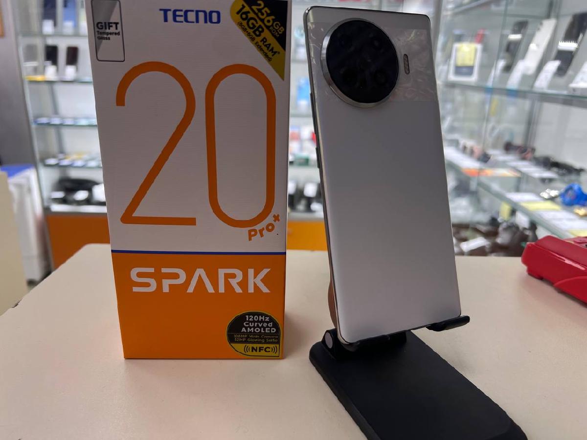 Смартфон Tecno Spark 20 Pro+ 8/256