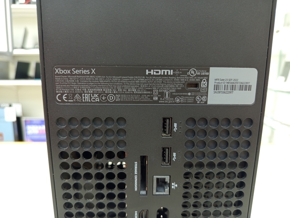 Игровая приставка Xbox Series X 1Tb