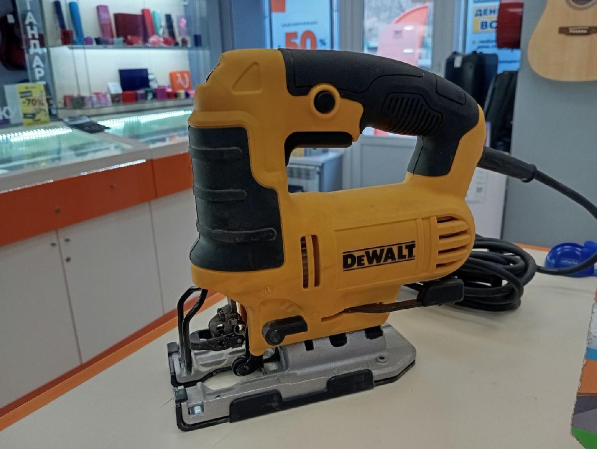 Лобзик Dewalt DWE349-ks
