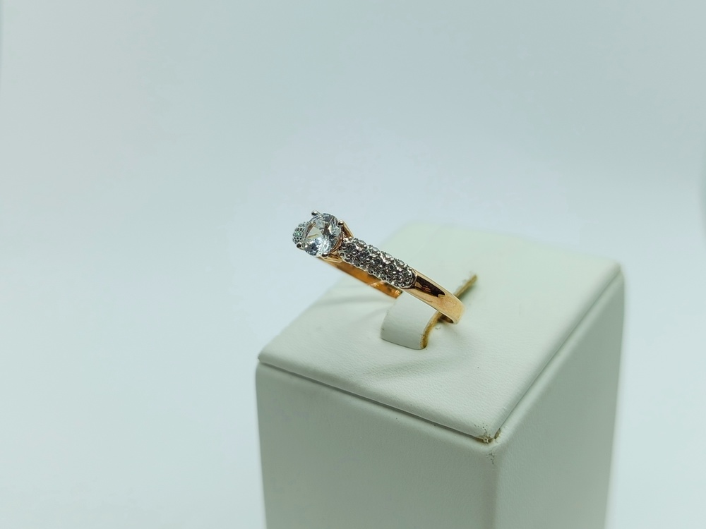 КОЛЬЦО С КАМНЯМИ (Au 585)