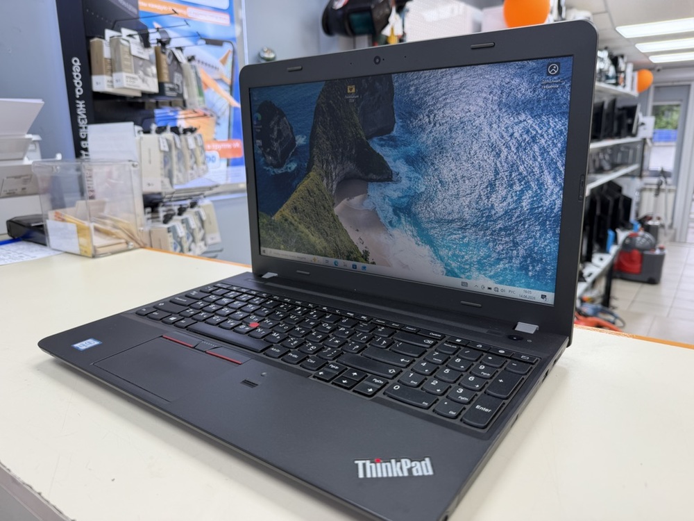 Ноутбук Lenovo; Core i5-6200U, Intel HD Graphics 520, 8 Гб, Нет, 1 Tb